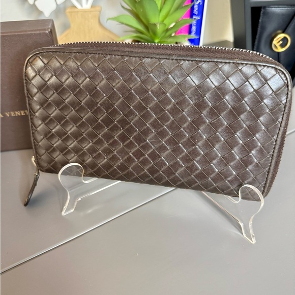 Bottega Veneta Dark Brown Intrecciato Lambskin Zip Around Wallet #400 - Picture 3 of 8